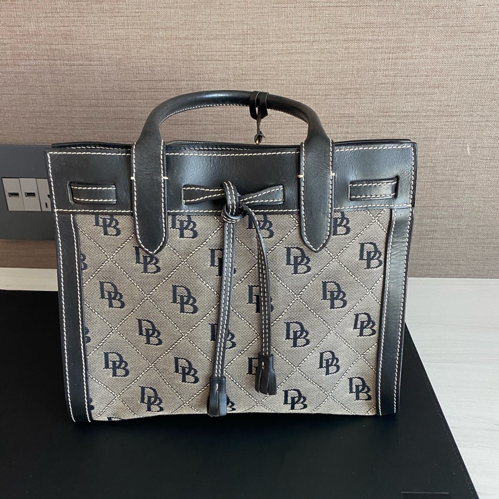 Dooney & Bourke